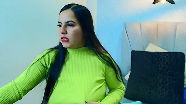 Aly Smith  online show from September 29, 2025, 11:48 am