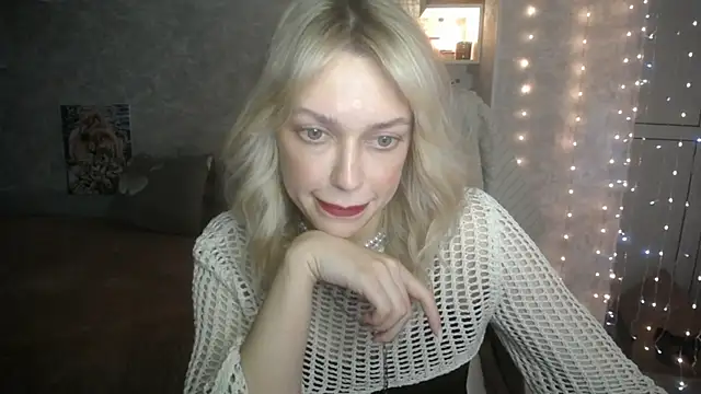 NickyAdamidi online show from October 4, 2025, 3:54 pm