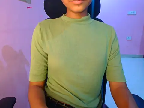 Lipsika07 online show from September 12, 2025, 6:19 pm