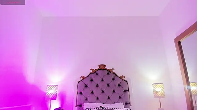 HarleyQueen666 online show from April 8, 2026, 11:21 am