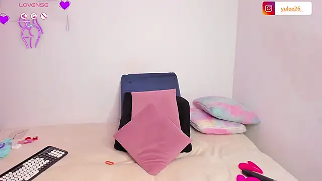 Brandy brown  online show from November 13, 2025, 1:48 am