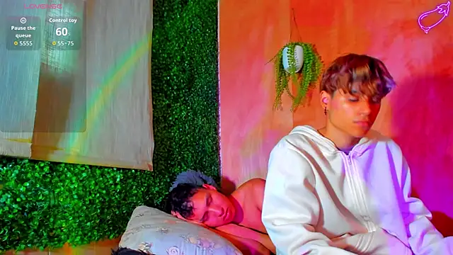 spicy adonhis online show from November 19, 2025, 12:49 pm