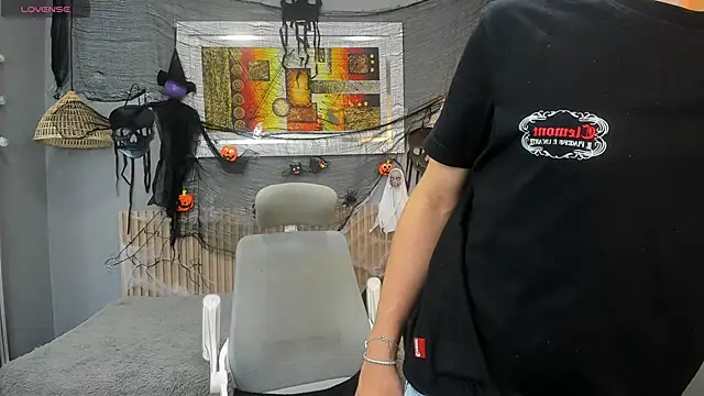 nathanclay online show from October 18, 2025, 3:31 am