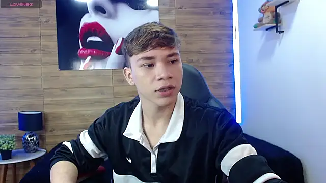 Snapshot of nathanclay chatting on May 5, 2026, 3:14 am nathanclay online show from May 5, 2026, 3:14 am