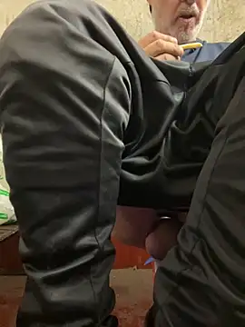 pervonpatrol online show from October 31, 2025, 5:58 pm