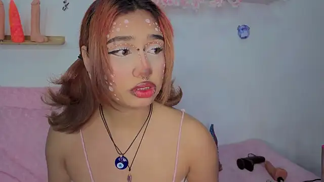 zoelight18 online show from October 26, 2025, 9:26 am