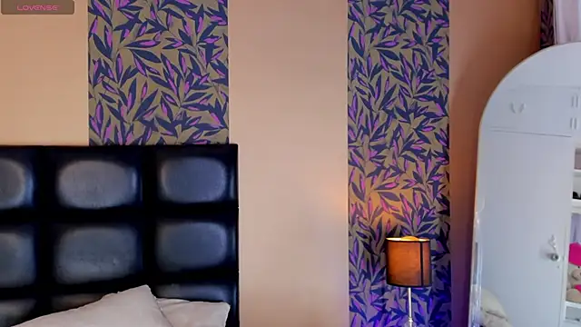  DantFox  online show from October 10, 2025, 2:54 am