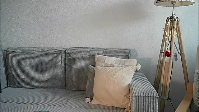 LucyxLou online show from January 7, 2026, 1:46 pm