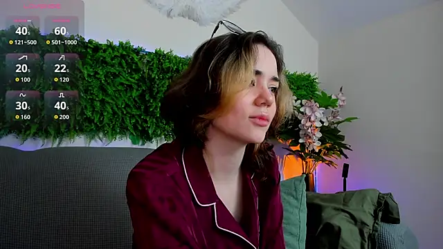 Sunny Teaze online show from November 2, 2025, 7:33 am