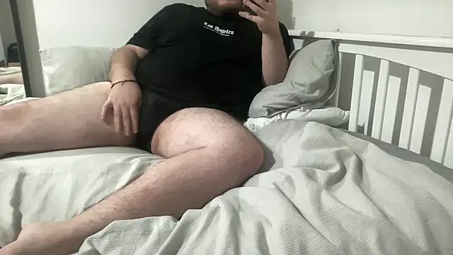 Snapshot of British_28 chatting on November 26, 2025, 7:59 pm British 28 online show from November 26, 2025, 7:59 pm