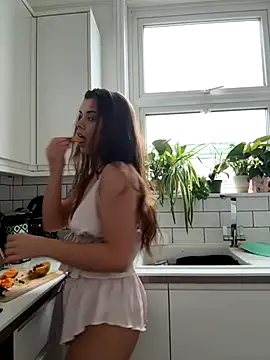 AlitaNova online show from October 7, 2025, 10:56 am