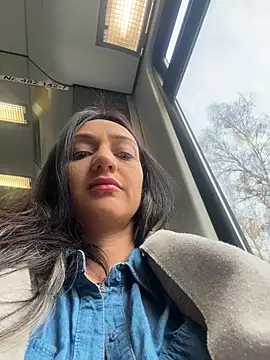 Ninabigtitied online show from November 12, 2025, 12:16 pm