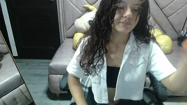 Velvet Moon V online show from October 24, 2025, 1:18 pm