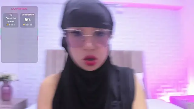 naishaa  online show from December 16, 2025, 6:46 pm