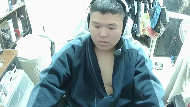 Snapshot of chuck00095 chatting on February 15, 2026, 12:47 pm chuck00095 online show from February 15, 2026, 12:47 pm