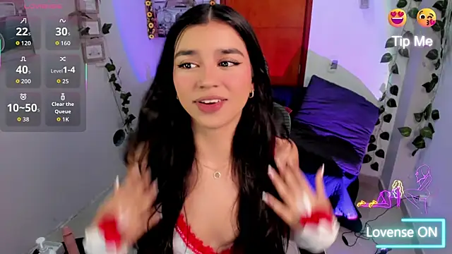 Elsa Pataky online show from December 4, 2025, 2:26 pm