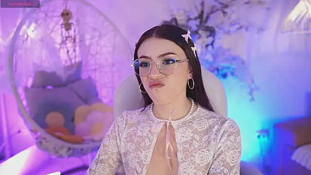 JadeSummerr online show from October 4, 2025, 11:41 am