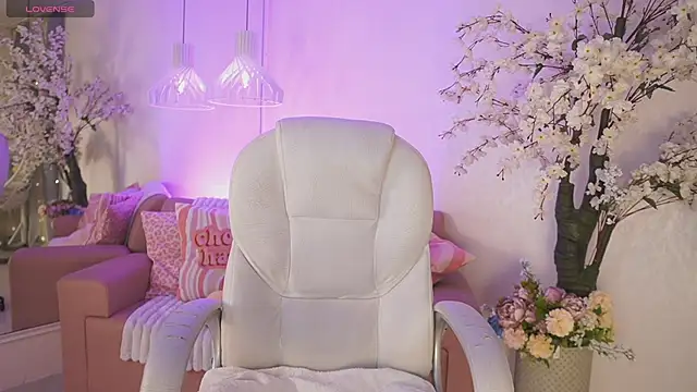 JadeSummerr online show from November 15, 2025, 11:51 am