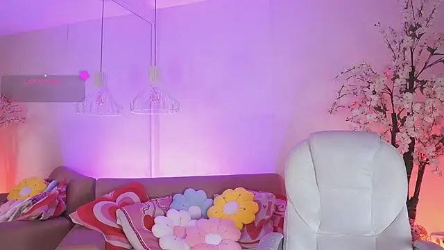 Snapshot of JadeSummerr chatting on February 10, 2026, 11:36 am JadeSummerr online show from February 10, 2026, 11:36 am