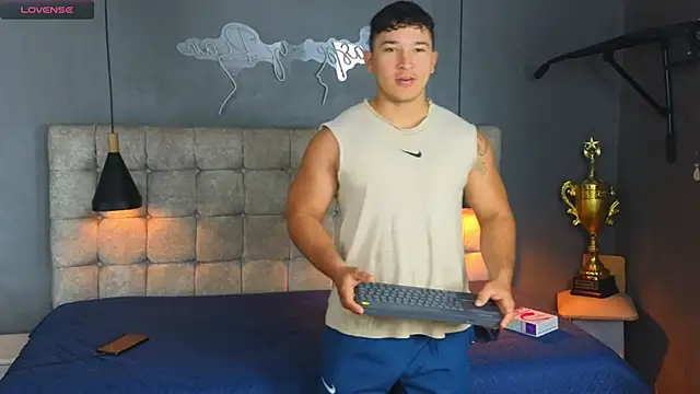 Horny nick18 online show from January 7, 2026, 10:51 am