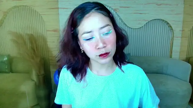 valentina r  online show from October 19, 2025, 3:18 am