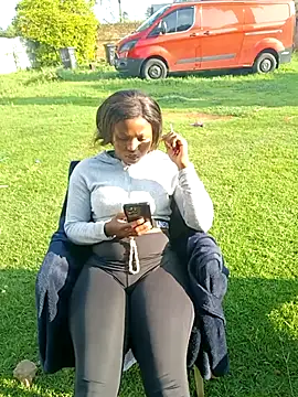 SweetHoney21  online show from December 19, 2025, 5:03 am