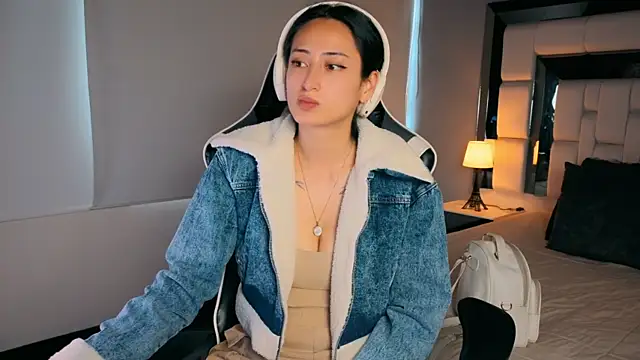 Adhara7 online show from April 4, 2026, 7:22 pm