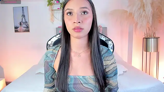 Snapshot of MartinnaGreco chatting on May 14, 2026, 9:21 pm MartinnaGreco online show from May 14, 2026, 9:21 pm