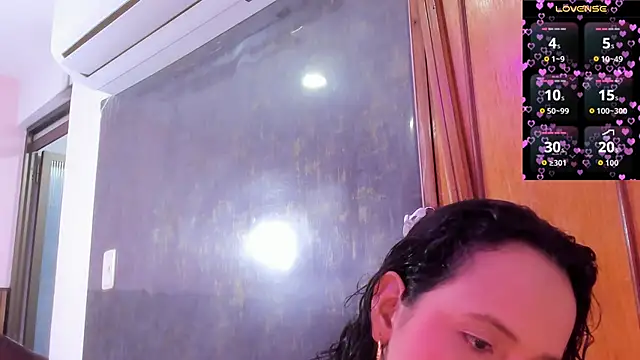 Snapshot of dalia_roses chatting on May 22, 2026, 11:54 pm dalia roses online show from May 22, 2026, 11:54 pm