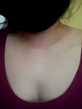 Snapshot of babyjunee12 chatting on March 6, 2026, 8:11 am babyjunee12 online show from March 6, 2026, 8:11 am