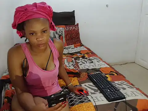 EssenceLovers online show from February 19, 2026, 6:48 pm