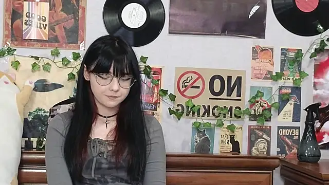 BereniceBattersby online show from November 3, 2025, 10:05 am