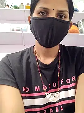 poojam93 online show from September 30, 2025, 1:32 am