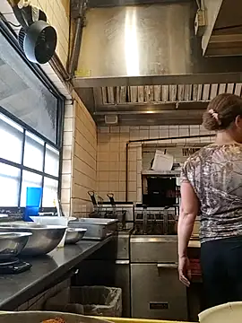 Snapshot of sarahkat86 chatting on September 17, 2025, 5:14 pm sarahkat86 online show from September 17, 2025, 5:14 pm