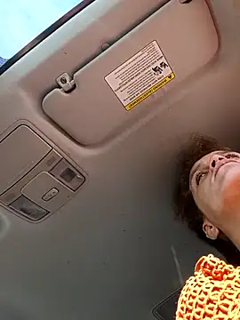 Snapshot of sarahkat86 chatting on September 27, 2025, 2:33 pm sarahkat86 online show from September 27, 2025, 2:33 pm