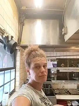 Snapshot of sarahkat86 chatting on September 30, 2025, 5:40 pm sarahkat86 online show from September 30, 2025, 5:40 pm