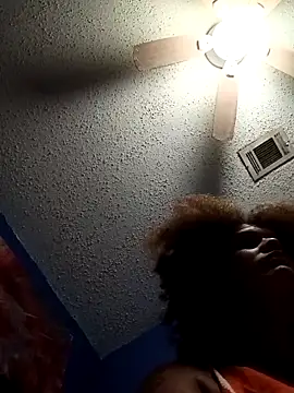 Snapshot of sarahkat86 chatting on October 18, 2025, 11:33 am sarahkat86 online show from October 18, 2025, 11:33 am