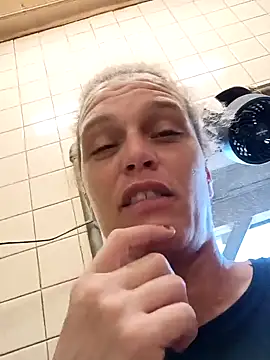 Snapshot of sarahkat86 chatting on October 21, 2025, 7:36 pm sarahkat86 online show from October 21, 2025, 7:36 pm