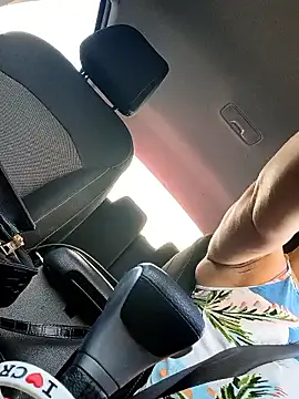 sarahkat86 online show from January 9, 2026, 2:31 pm