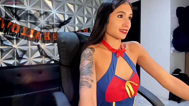 hellen tease online show from October 29, 2025, 1:24 pm