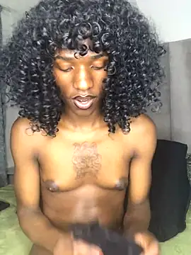 Trans fairy online show from October 3, 2025, 8:06 pm