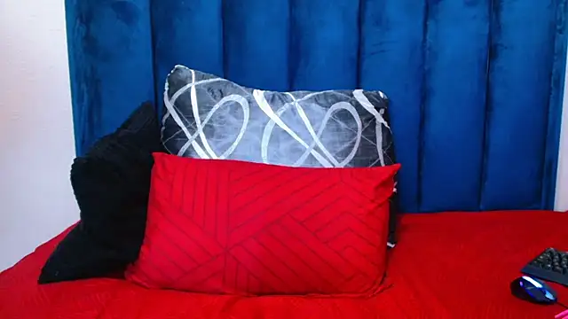 ChubbyBoobsxxx online show from January 6, 2026, 5:00 am