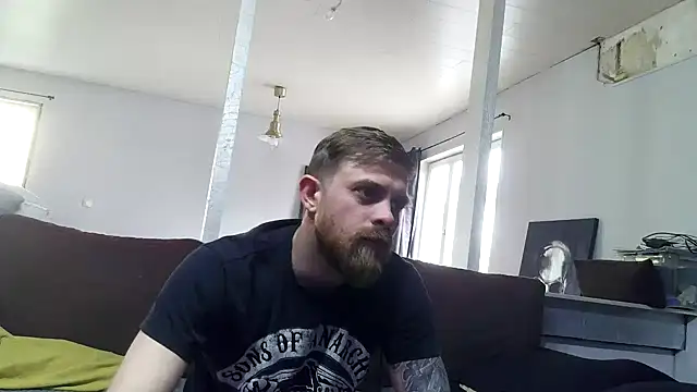 Bikerhot883hd online show from April 12, 2026, 4:12 pm