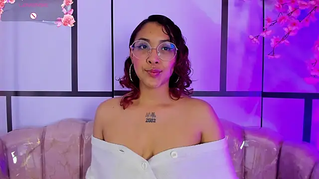 Snapshot of Olivejoness chatting on September 19, 2025, 5:42 am Olivejoness online show from September 19, 2025, 5:42 am