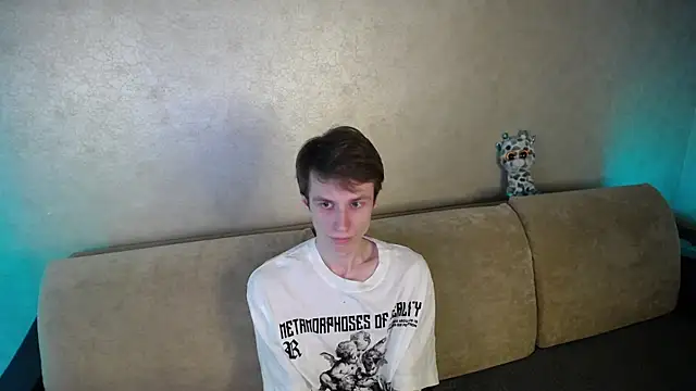 Snapshot of yes_cute_boy_ chatting on March 25, 2026, 5:30 pm yes cute boy online show from March 25, 2026, 5:30 pm