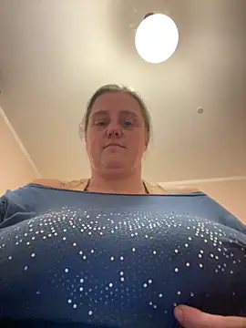 Snapshot of vaccabbw chatting on November 5, 2025, 4:07 pm vaccabbw online show from November 5, 2025, 4:07 pm