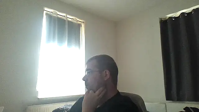 freak858 online show from July 10, 2026, 7:56 am