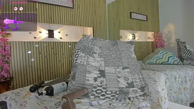 celesterose8  online show from October 18, 2025, 6:48 am