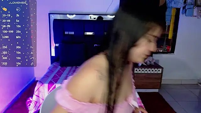 taniaqueen18 online show from September 8, 2025, 8:08 pm