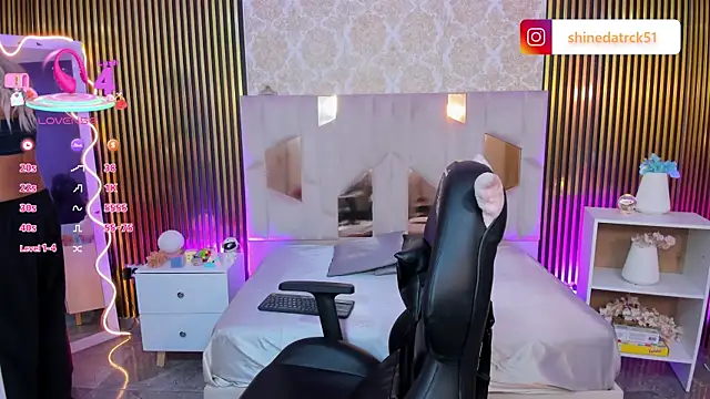 Shinedark tay1 online show from September 20, 2025, 3:29 am